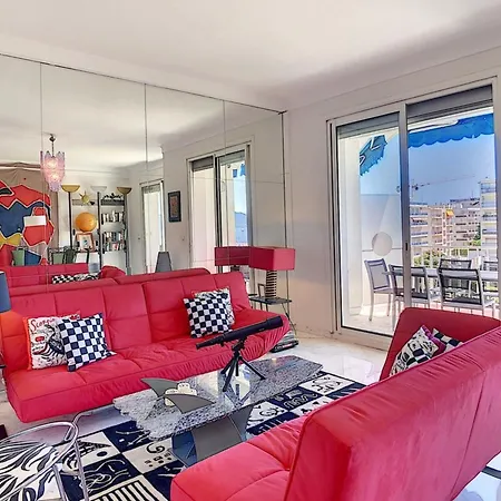 Superb 2 Bedroom Apartment With Sea View On The Croisette